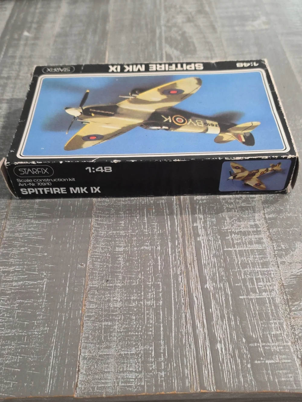 Starfix 1:48 Scale Supermarine Spitfire Mk IX, Vintage Model Kit, WWII Fighter